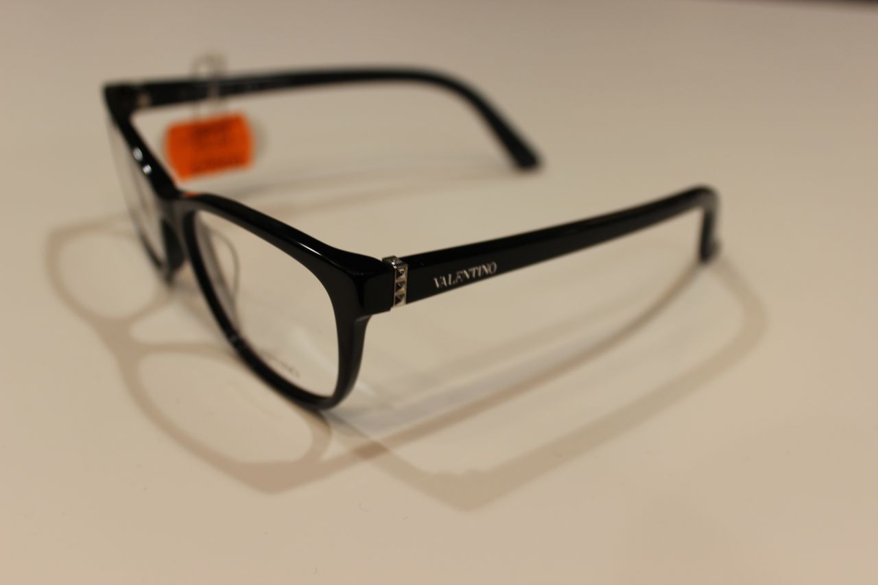 valentino szemüveg a látáshoz milyen cseppek vannak a látás javítására